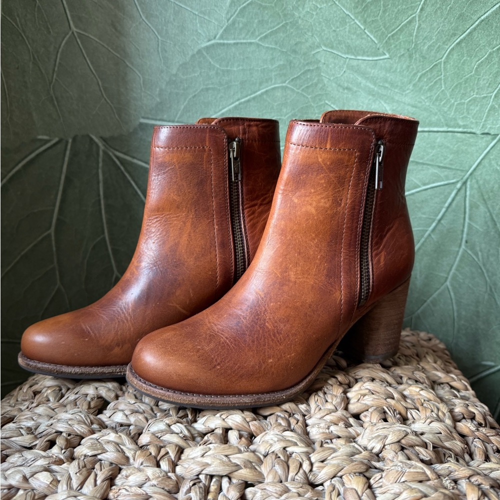 Frye Brown Ankle Boots Size 6.5 Addie Double Zip Cognac - Picture 2 of 8